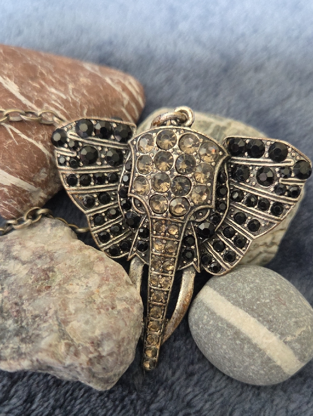 Vintage Antique Black Elephant Head Pendant Necklace. NWT.